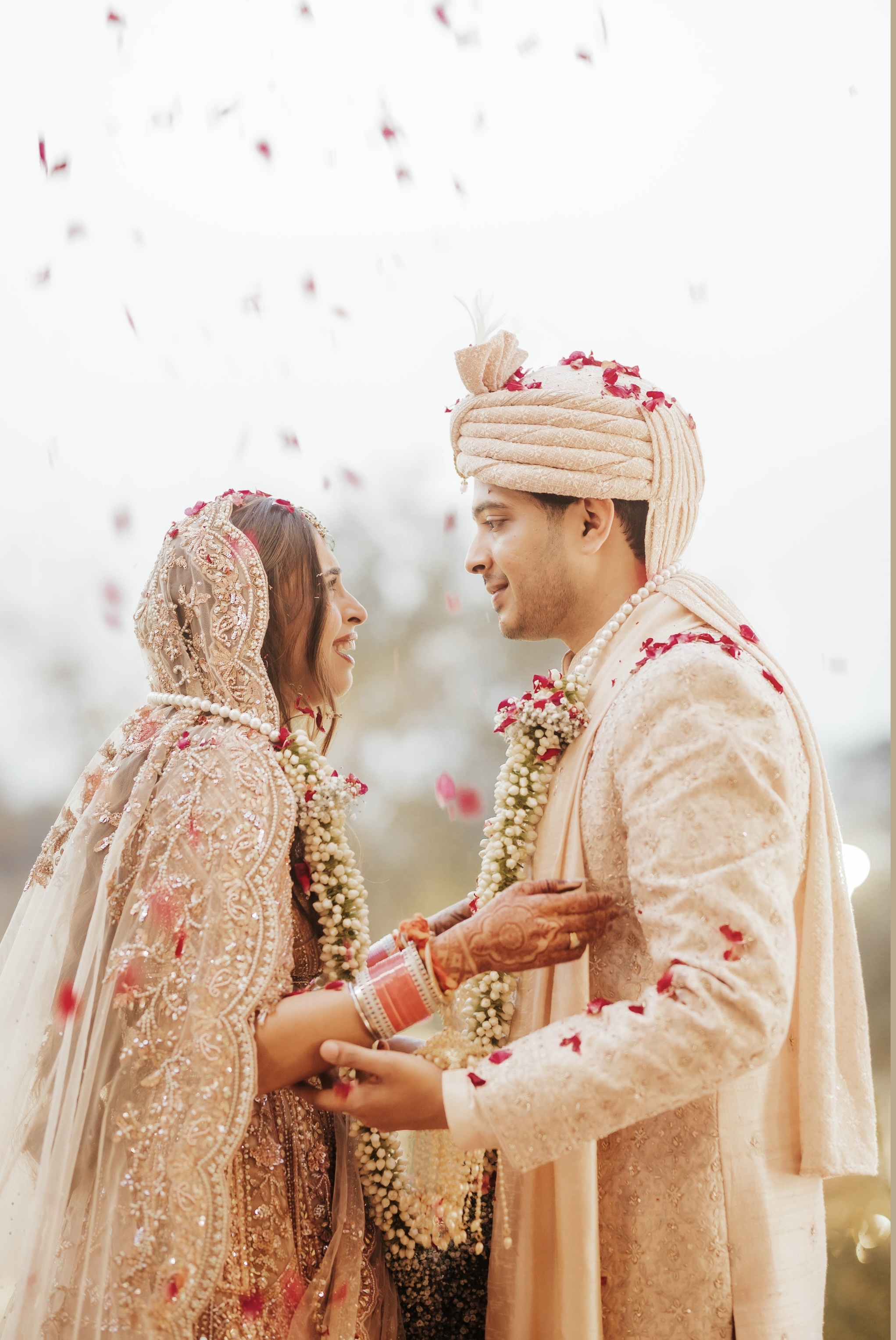 Jaimala varmala moment wedding photography India